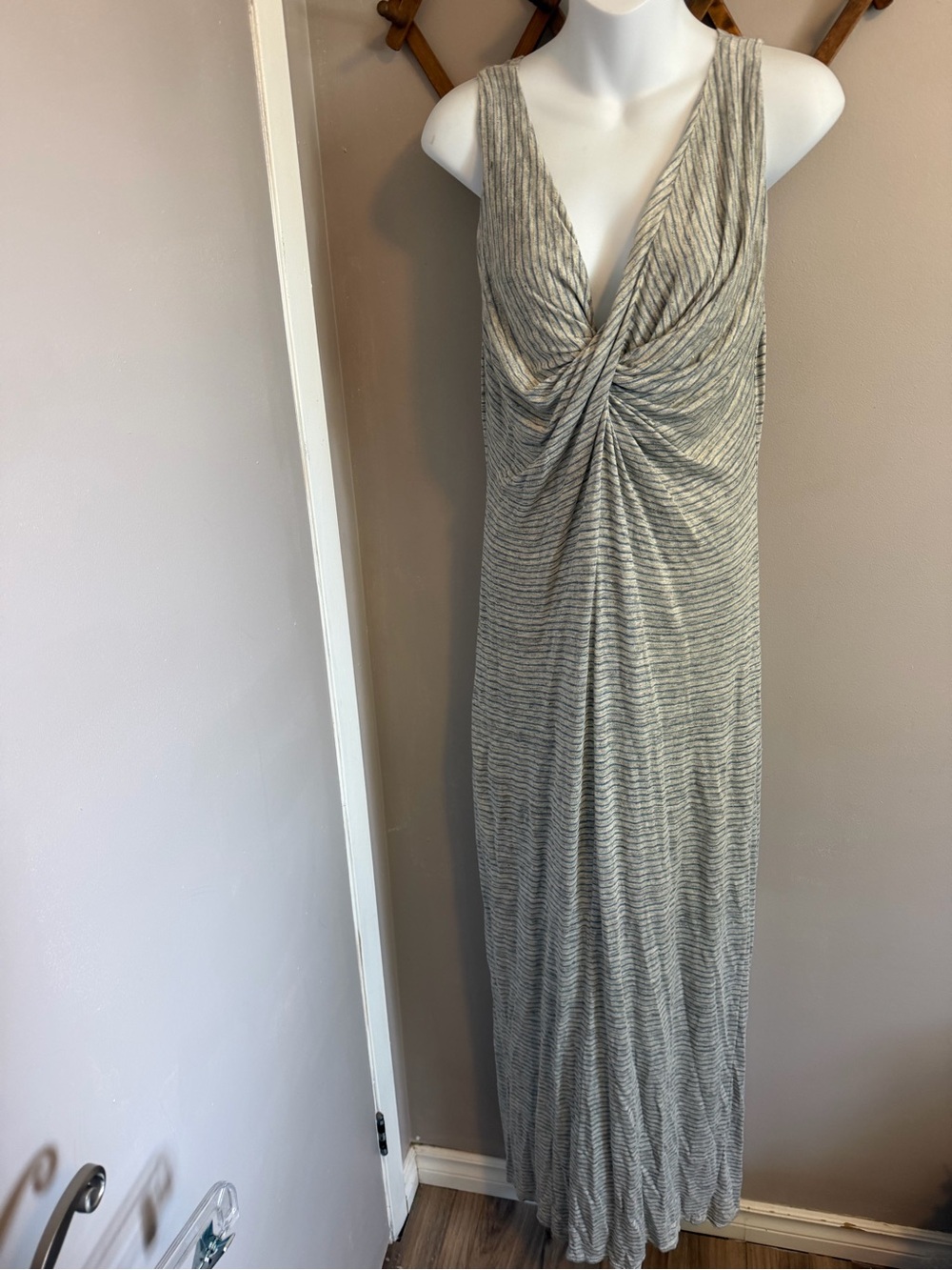 Max Studio 100% Linen Striped Twist Front Sleeveless Maxi Dress Blue Grey Large